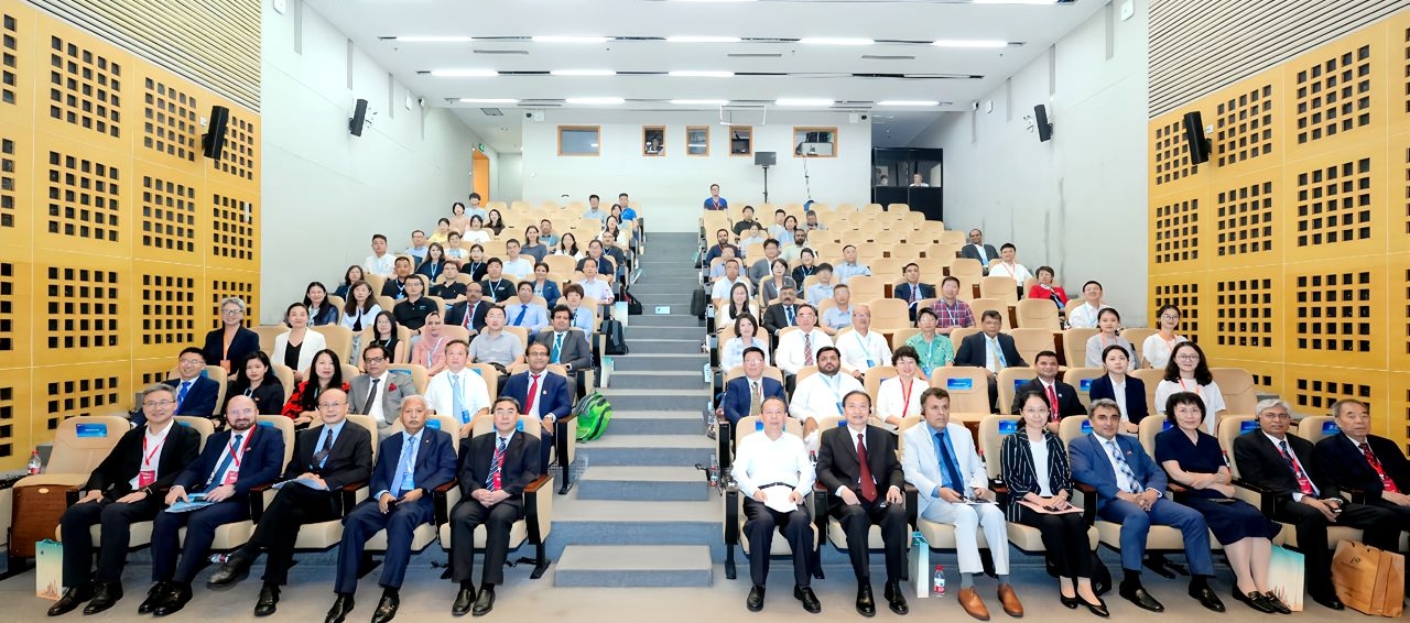الصين وباكستان تعززان علاقاتهما في مجال التعليم العالي